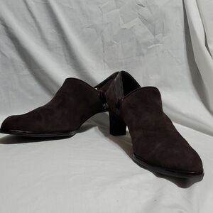 Stuart Weitzman chocolate brown suede heeled shoes